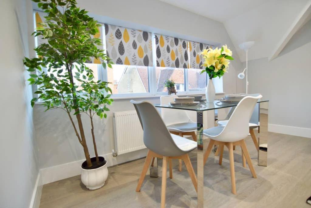 Morden Central Self Contained Flat By Cozynest ريدينج المظهر الخارجي الصورة