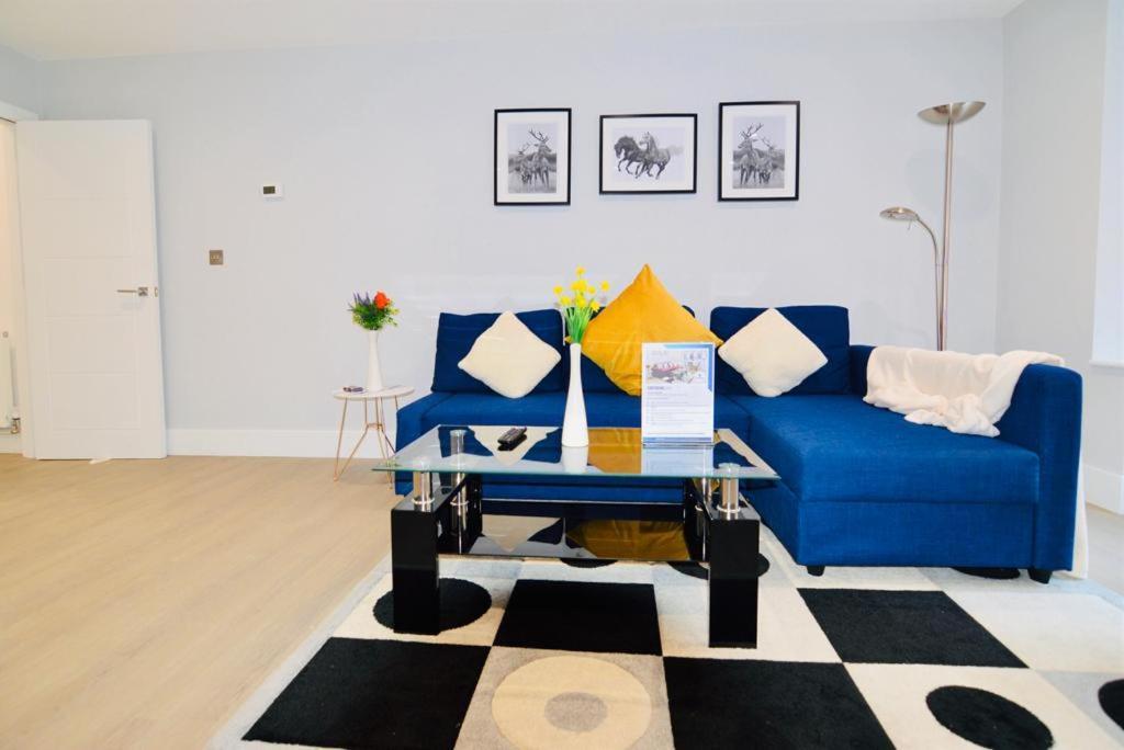 Morden Central Self Contained Flat By Cozynest ريدينج المظهر الخارجي الصورة
