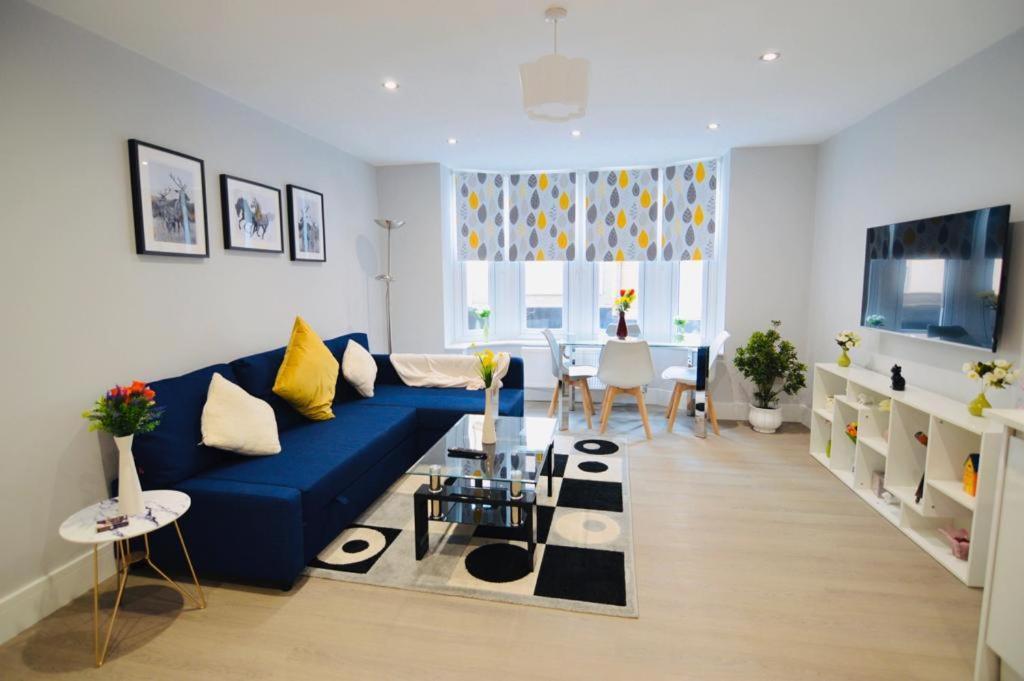 Morden Central Self Contained Flat By Cozynest ريدينج المظهر الخارجي الصورة